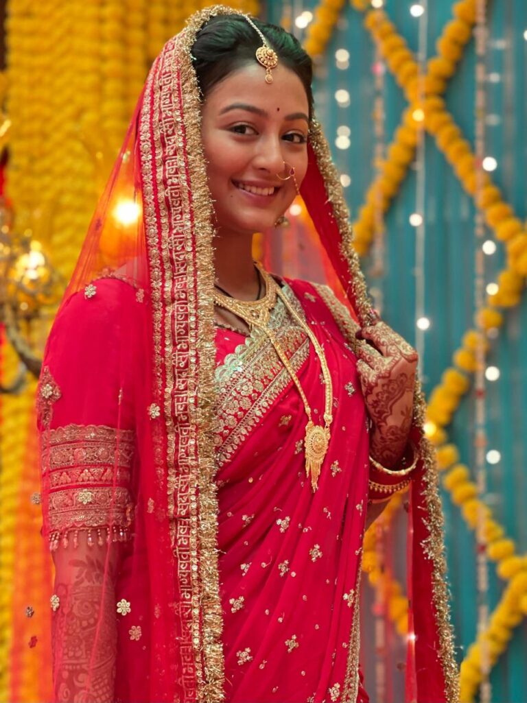 Inside Scoop: COLORS’ ‘Mishri’ actress, Shruti Bhist goes the extra mile, shops in Mathura for on-screen wedding