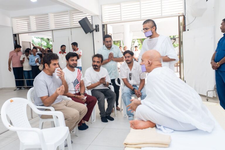 Gujarati Film ‘JEEV’ Begins Its Promotion with the Noble Message of Compassion for All Living Beings; Team Seeks Blessings from Jain Acharya Mahashramanji