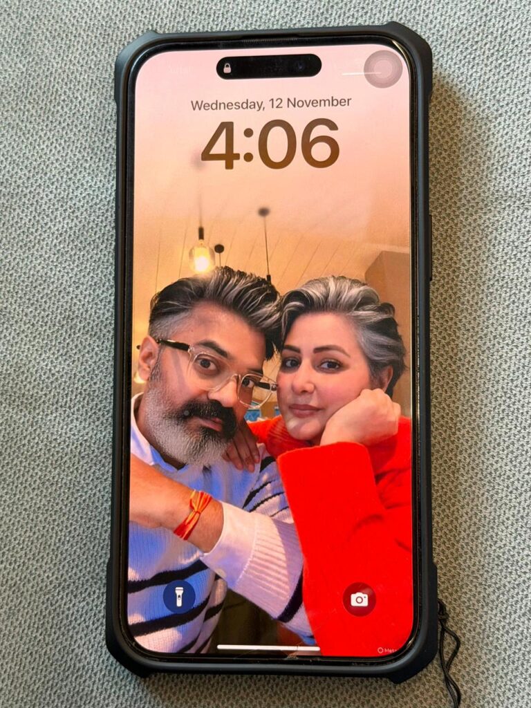 Hina Khan gets emotional showing Rocky’s wallpaper on her phone – check out what it is!’?